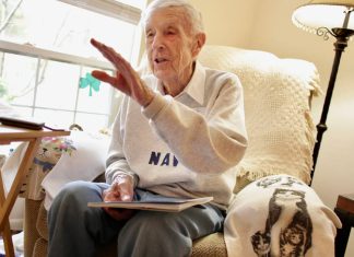 After 64 years spent flying, including in Korean and Vietnam wars, Virginia Beach veteran’s head is still in the clouds – Daily Press