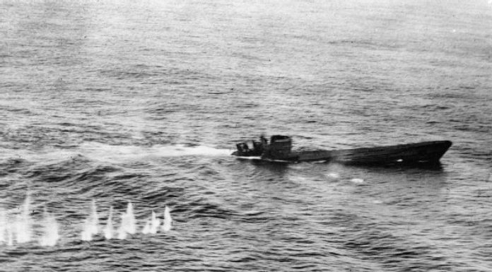 A Tsunami of Ships and Aircraft: #Reviewing Victory at Sea