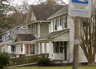 Sen. Kaine introduces national version of state anti-housing discrimination law for veterans, low-income families – Daily Press