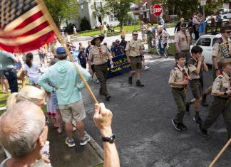 Memorial Day parade in Norfolk focuses on community, honoring military sacrifices