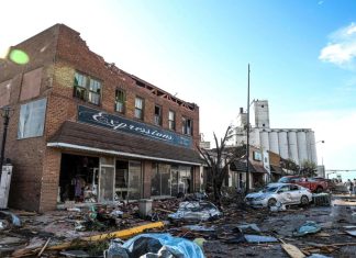 Storm blamed for 3 deaths wrecked mobile homes and main street – Daily Press