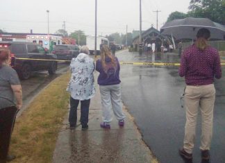 1 dead after tour boat capsizes inside Erie Canal water tunnel cave in western New York – Daily Press