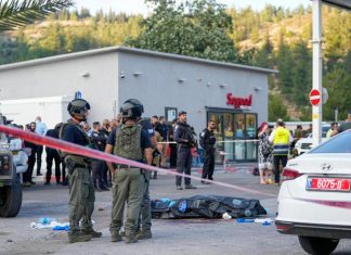 Palestinians fatally shoot 4 Israelis before being killed, spurring revenge attacks in West Bank – Daily Press