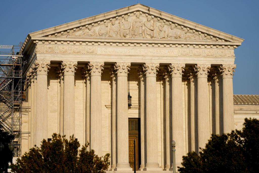 Supreme_Court_81323.jpg