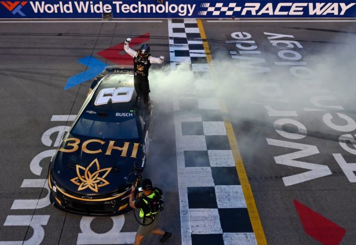 TVP-KYLE-BUSCH-WRE0130410371.jpg