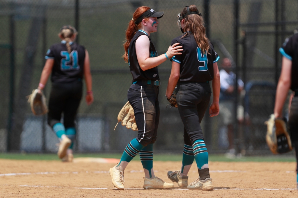 TVP-L-SP-HICKORY-SOFTBALL-CHAMPS-0610-TC-007.jpg