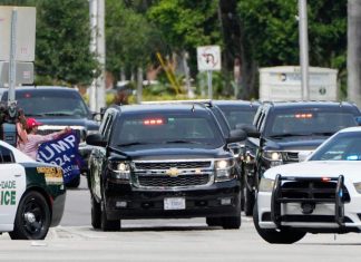Trump arrives at Miami court for historic appearance over charges he hoarded secret documents – Daily Press