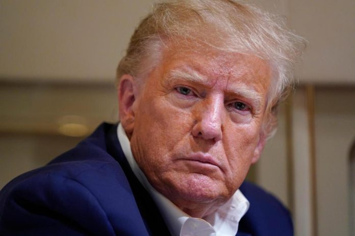 Trump_FBI_95386.jpg
