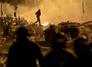 Youths clash with French police and loot in 4th night of riots triggered by fatal police shooting – Daily Press