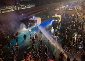 Israeli doctors walk off the job, and more strikes may loom after a law weakening courts passed – Daily Press