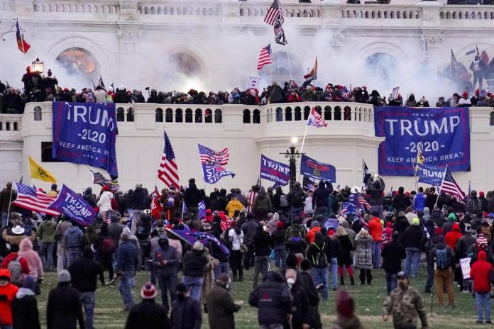 Capitol_Riot_Maine_40722.jpg