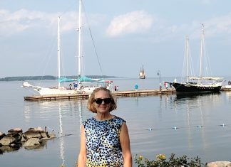 For one of the first female airlines pilots, blazing a trail came with a cost – Daily Press