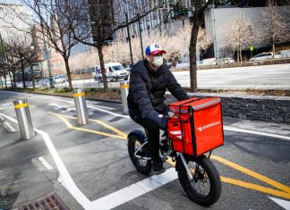 New minimum pay rates for NYC app-based food delivery workers are delayed – Daily Press