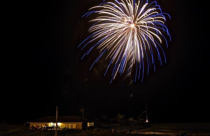 fireworks_avon_pier.jpg