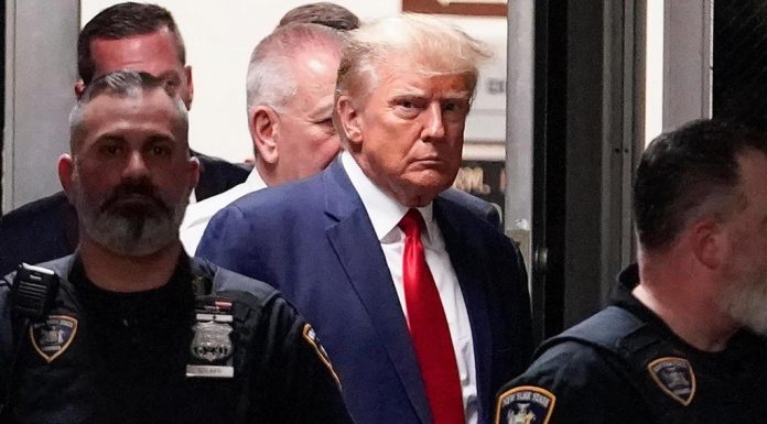 Mug shot of Donald Trump shows scowling former president during speedy booking at Atlanta jail – Daily Press