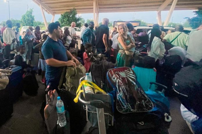 Niger_Coup_Evacuations_78812.jpg