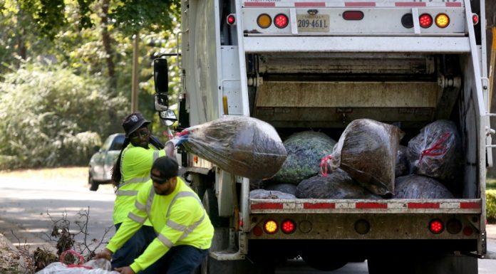 Amid shortage, Virginia Beach will hold hiring fair Saturday for trash truck drivers – Daily Press