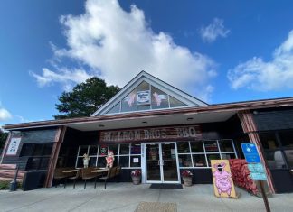 This Virginia Beach gas station has barbecue that’s smack-your-mama good – Daily Press