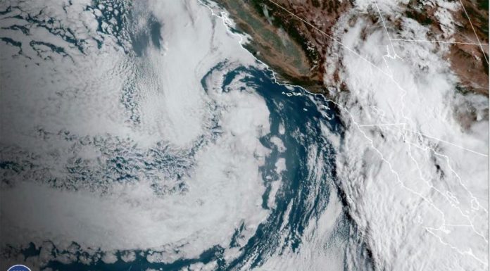 Rain from Tropical Storm Hilary lashes California and Mexico, swamping roads and trapping cars – Daily Press