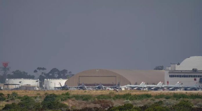 Pilot killed in military jet crash at Marine Corps Air Station Miramar base – Daily Press