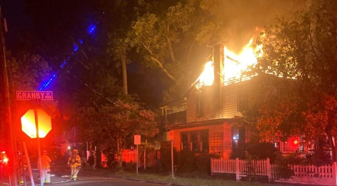 3 houses damaged, ‘many’ residents displaced after fire in Ocean View – Daily Press
